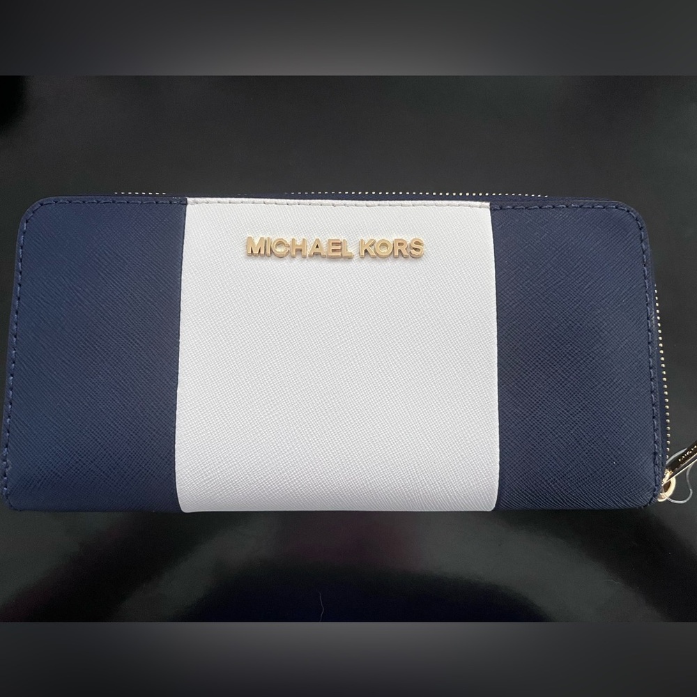 Michael Kors Jet Set Continental Wallet